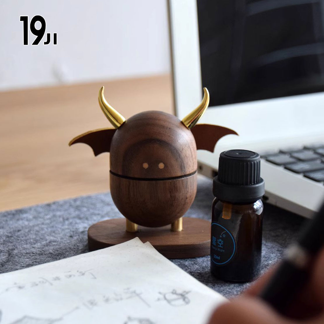 客厅卧室精油香薰桌面创意礼品摆件车载熏香器香薰家用室内